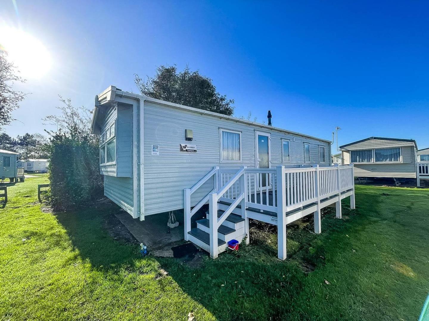Lovely Caravan With Decking And Outside Furniture At Broadland Sands Ref 20113Bs Hopton on Sea المظهر الخارجي الصورة